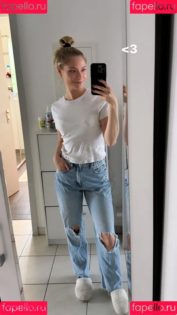 Alina Khani / alinakhani / lifewithaliina Onlyfans Photo Gallery 