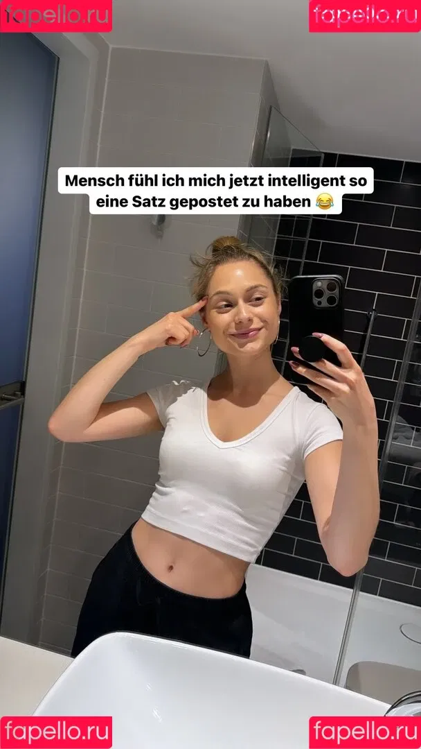 Alina Khani / alinakhani / lifewithaliina Onlyfans Photo Gallery 