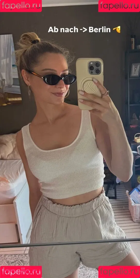 Alina Khani / alinakhani / lifewithaliina Onlyfans Photo Gallery 