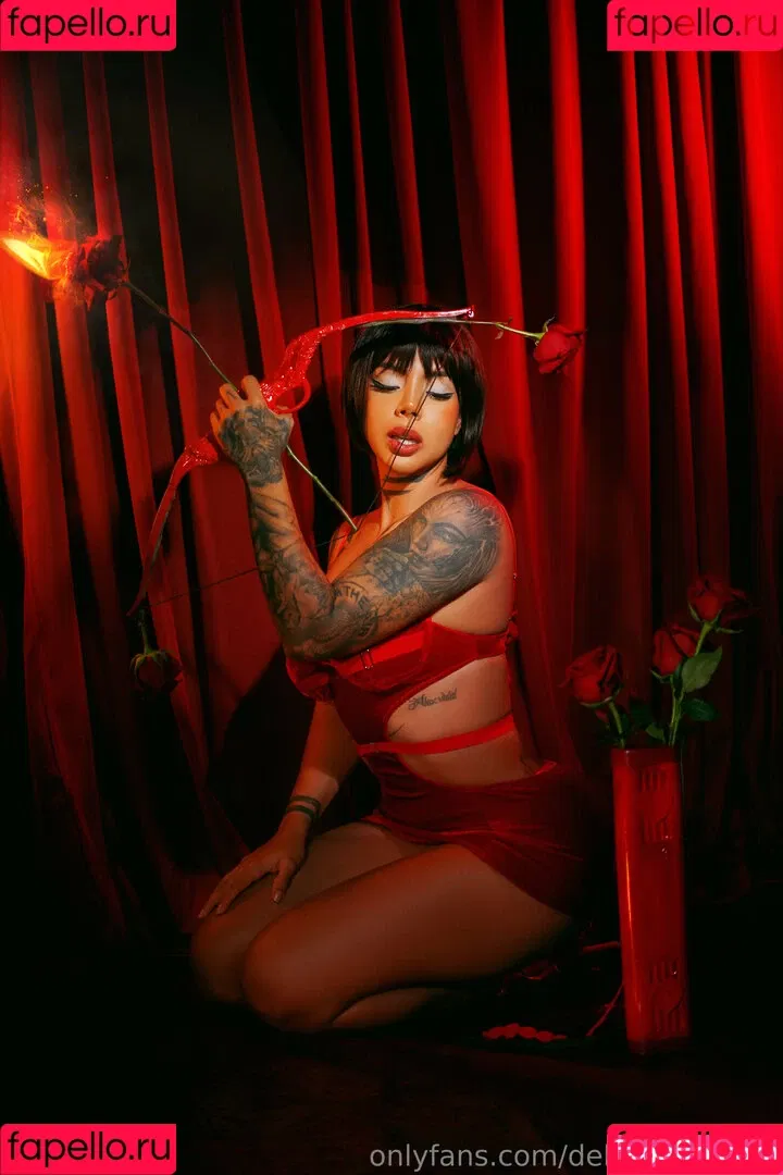 DelettraaOficial Onlyfans Photo Gallery 