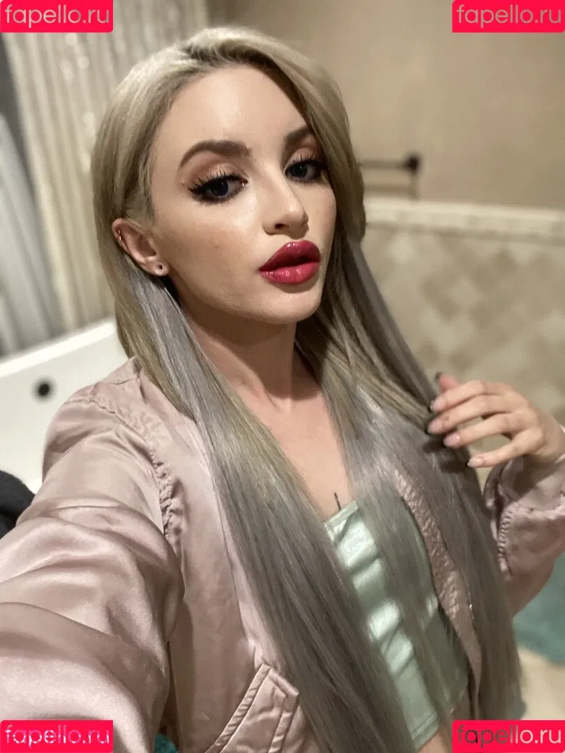 Lola Fae / LolaFaeXXX / dominalolafae Onlyfans Photo Gallery 
