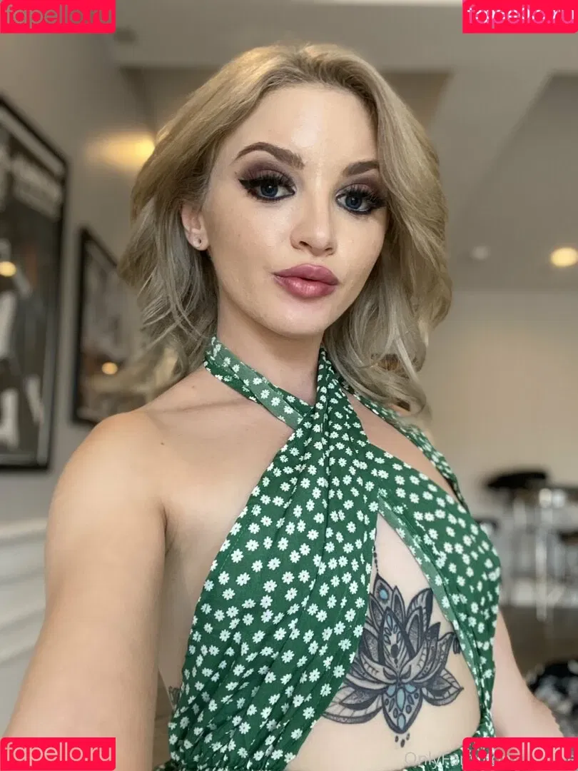 Lola Fae / LolaFaeXXX / dominalolafae Onlyfans Photo Gallery 