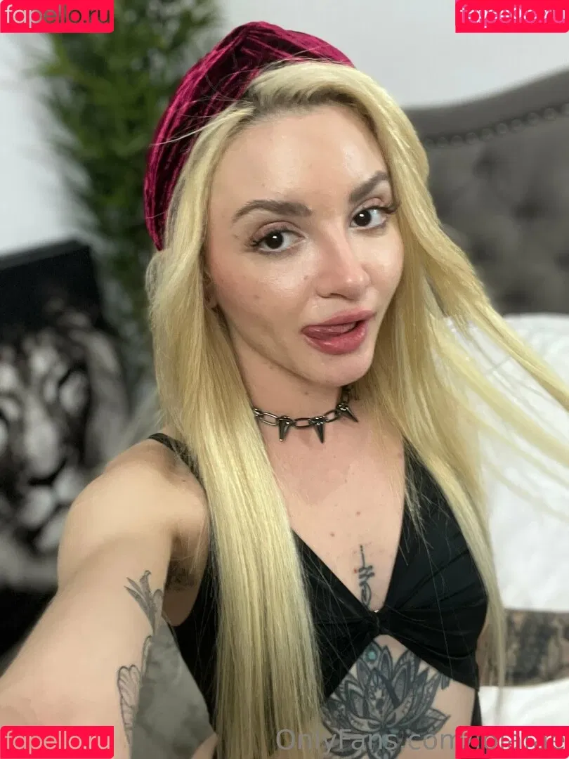 Lola Fae / LolaFaeXXX / dominalolafae Onlyfans Photo Gallery 