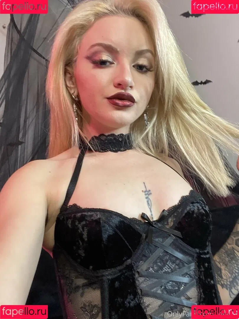 Lola Fae / LolaFaeXXX / dominalolafae Onlyfans Photo Gallery 