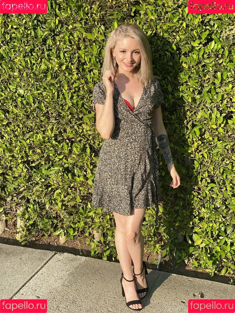 Lola Fae / LolaFaeXXX / dominalolafae Onlyfans Photo Gallery 