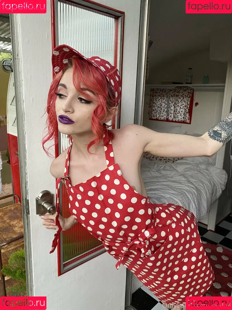 Lola Fae / LolaFaeXXX / dominalolafae Onlyfans Photo Gallery 
