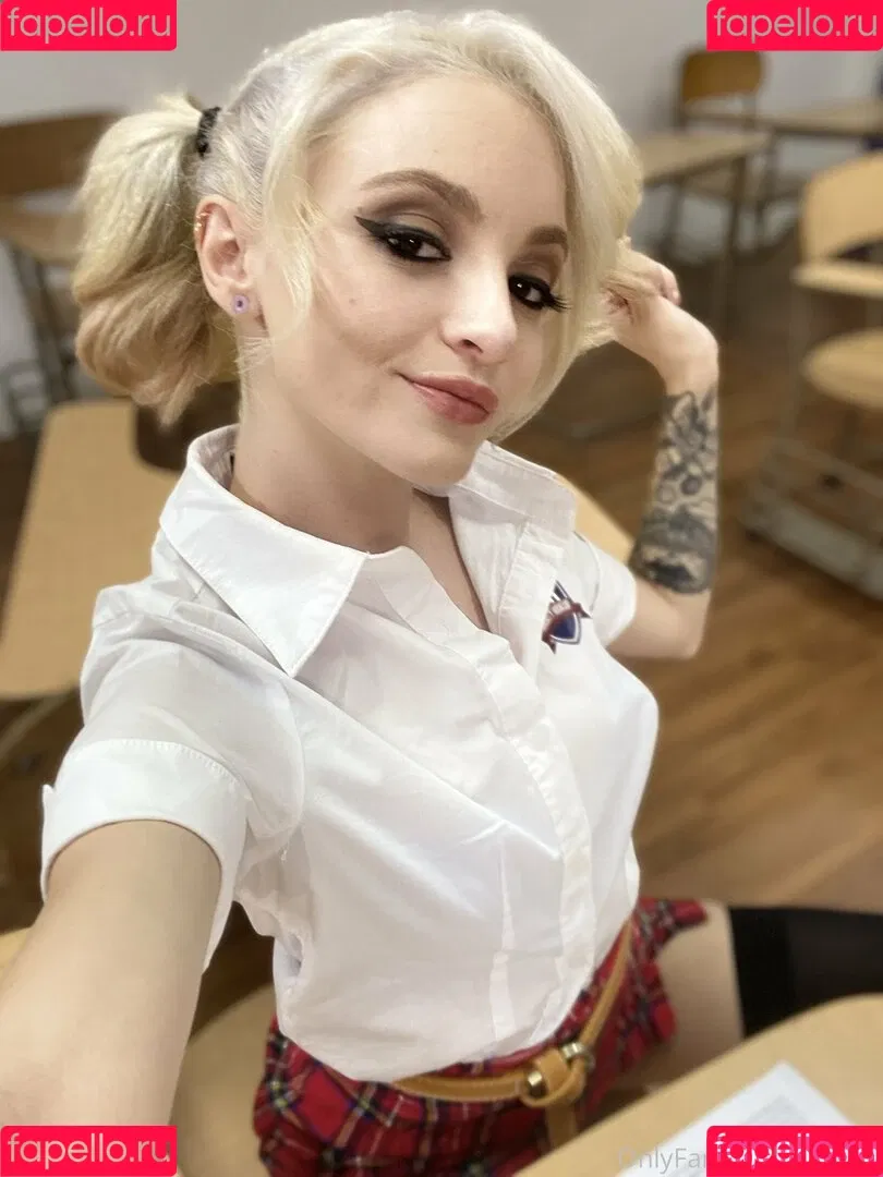Lola Fae / LolaFaeXXX / dominalolafae Onlyfans Photo Gallery 