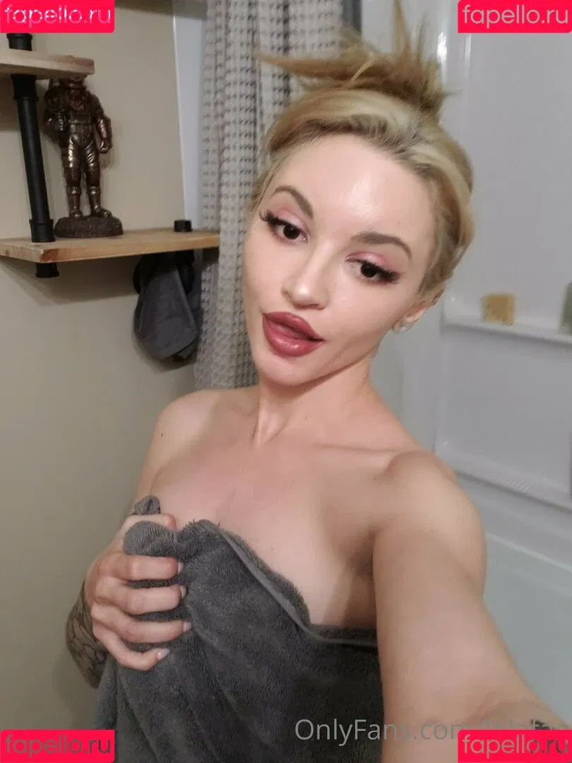 Lola Fae / LolaFaeXXX / dominalolafae Onlyfans Photo Gallery 