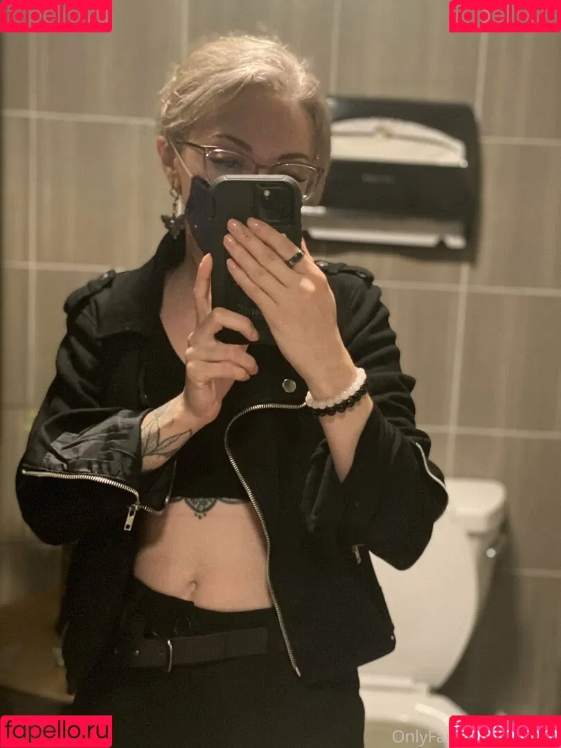 Lola Fae / LolaFaeXXX / dominalolafae Onlyfans Photo Gallery 