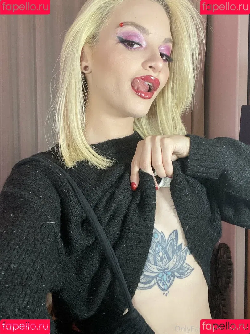 Lola Fae / LolaFaeXXX / dominalolafae Onlyfans Photo Gallery 