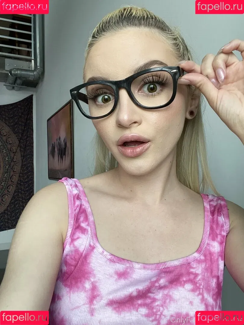 Lola Fae / LolaFaeXXX / dominalolafae Onlyfans Photo Gallery 