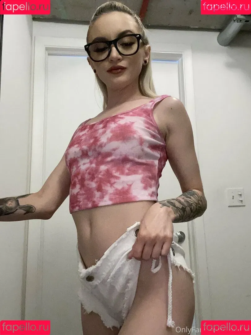 Lola Fae / LolaFaeXXX / dominalolafae Onlyfans Photo Gallery 