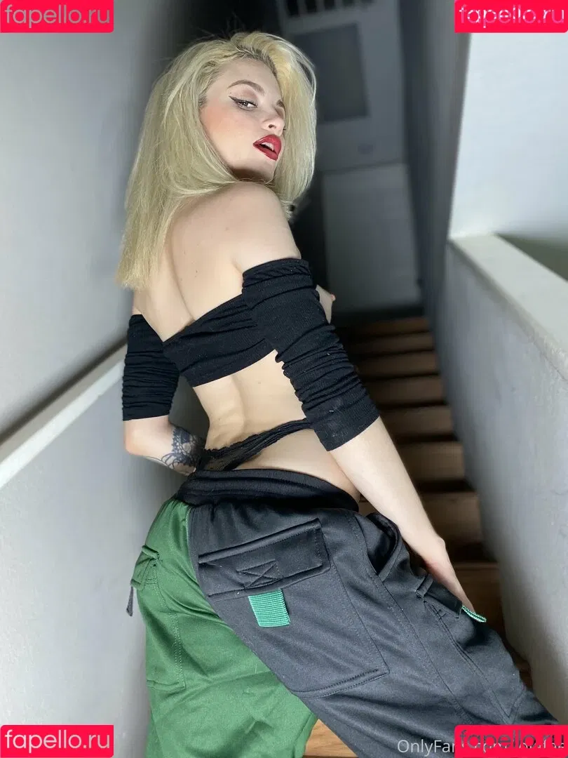 Lola Fae / LolaFaeXXX / dominalolafae Onlyfans Photo Gallery 