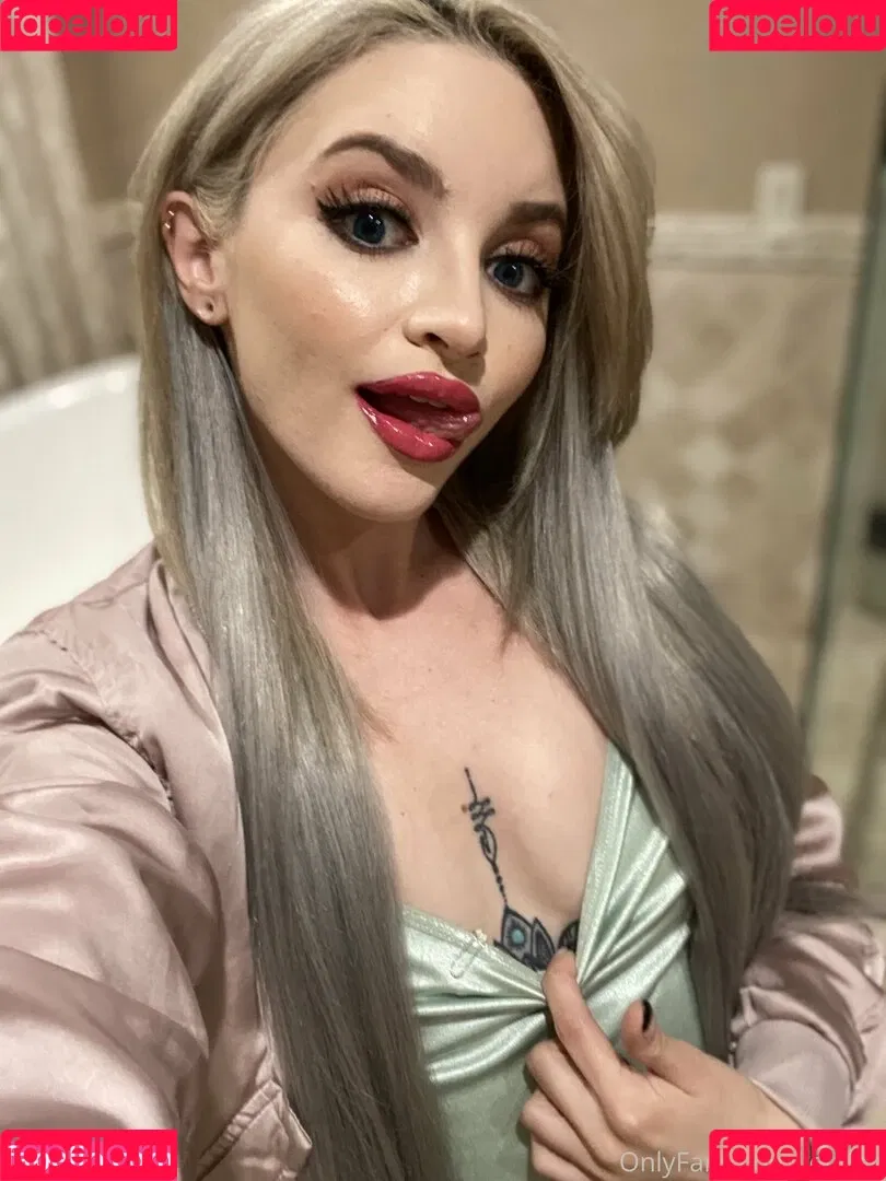 Lola Fae / LolaFaeXXX / dominalolafae Onlyfans Photo Gallery 