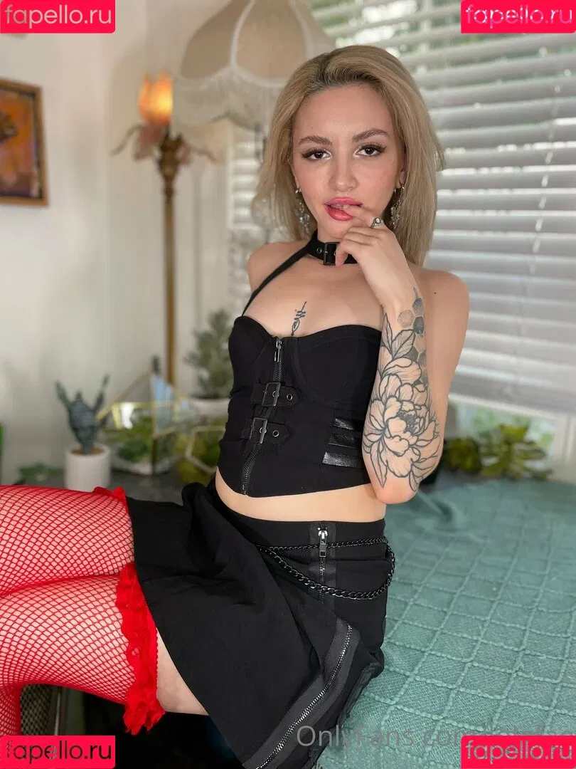 Lola Fae / LolaFaeXXX / dominalolafae Onlyfans Photo Gallery 