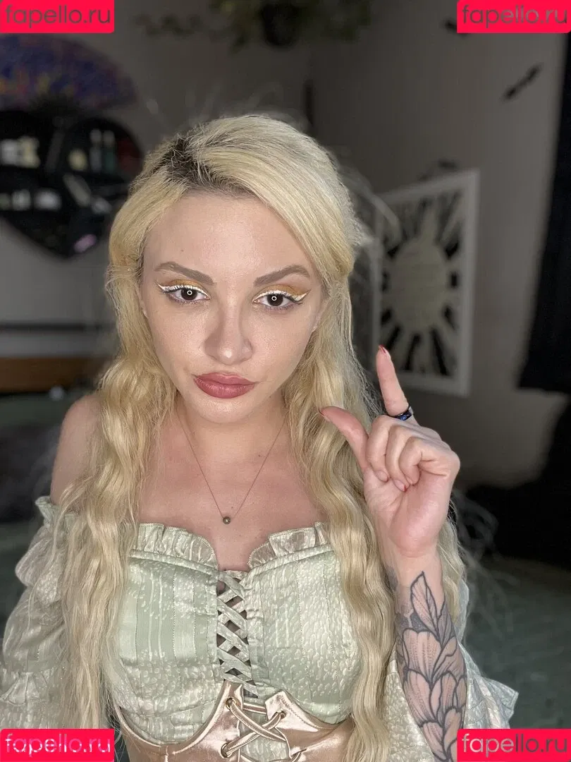 Lola Fae / LolaFaeXXX / dominalolafae Onlyfans Photo Gallery 
