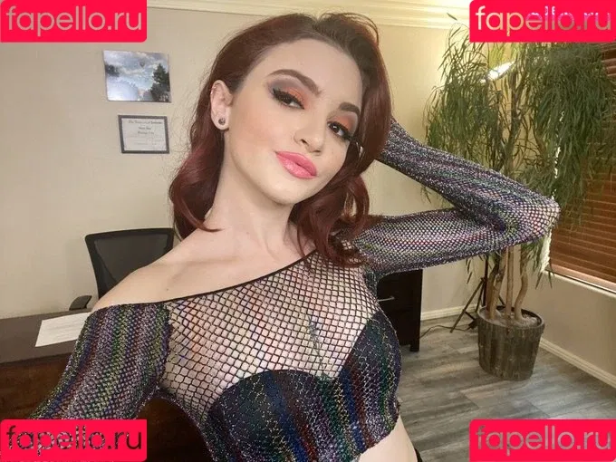 Lola Fae / LolaFaeXXX / dominalolafae Onlyfans Photo Gallery 