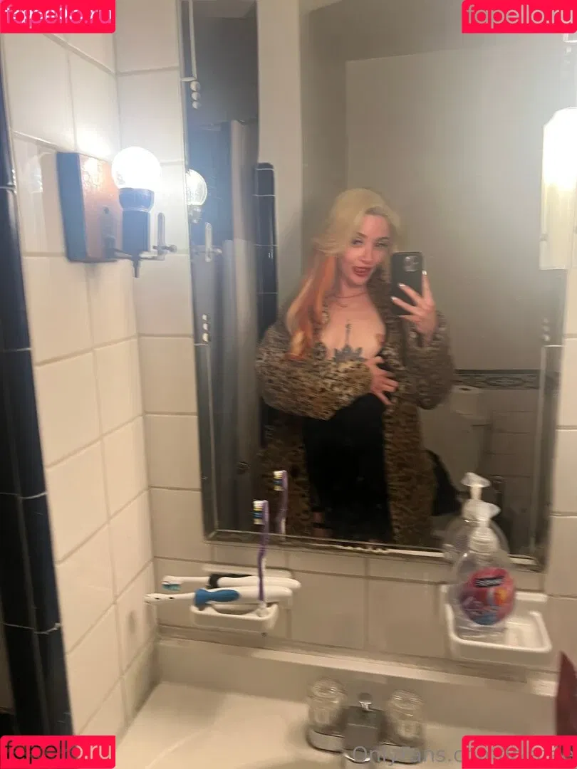 Lola Fae / LolaFaeXXX / dominalolafae Onlyfans Photo Gallery 