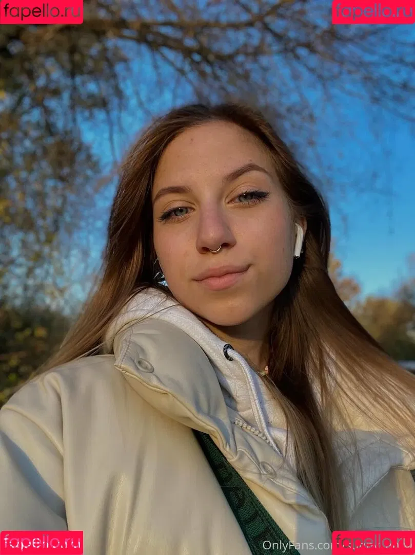 anuta_tea / sunny_anny Onlyfans Photo Gallery 