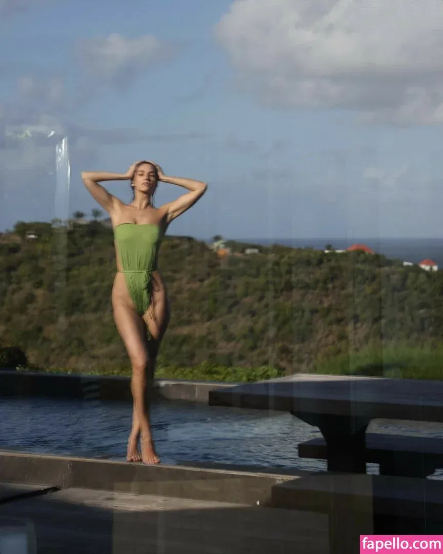 Samantha Gradoville / https: / samgradoville Onlyfans Photo Gallery 