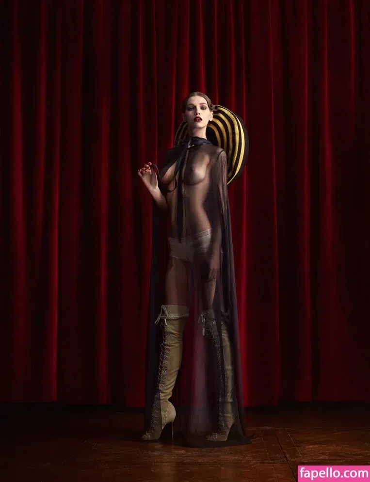 Samantha Gradoville / https: / samgradoville Onlyfans Photo Gallery 