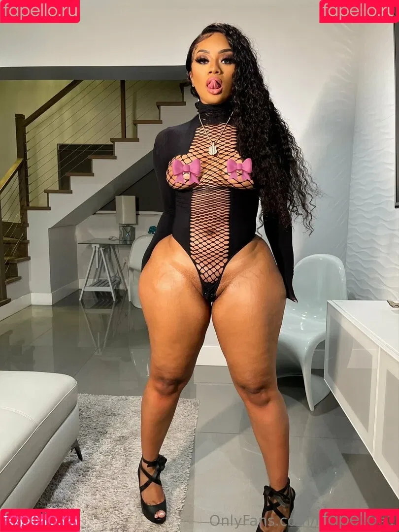 nynyirene1 / nynyirene_of Onlyfans Photo Gallery 