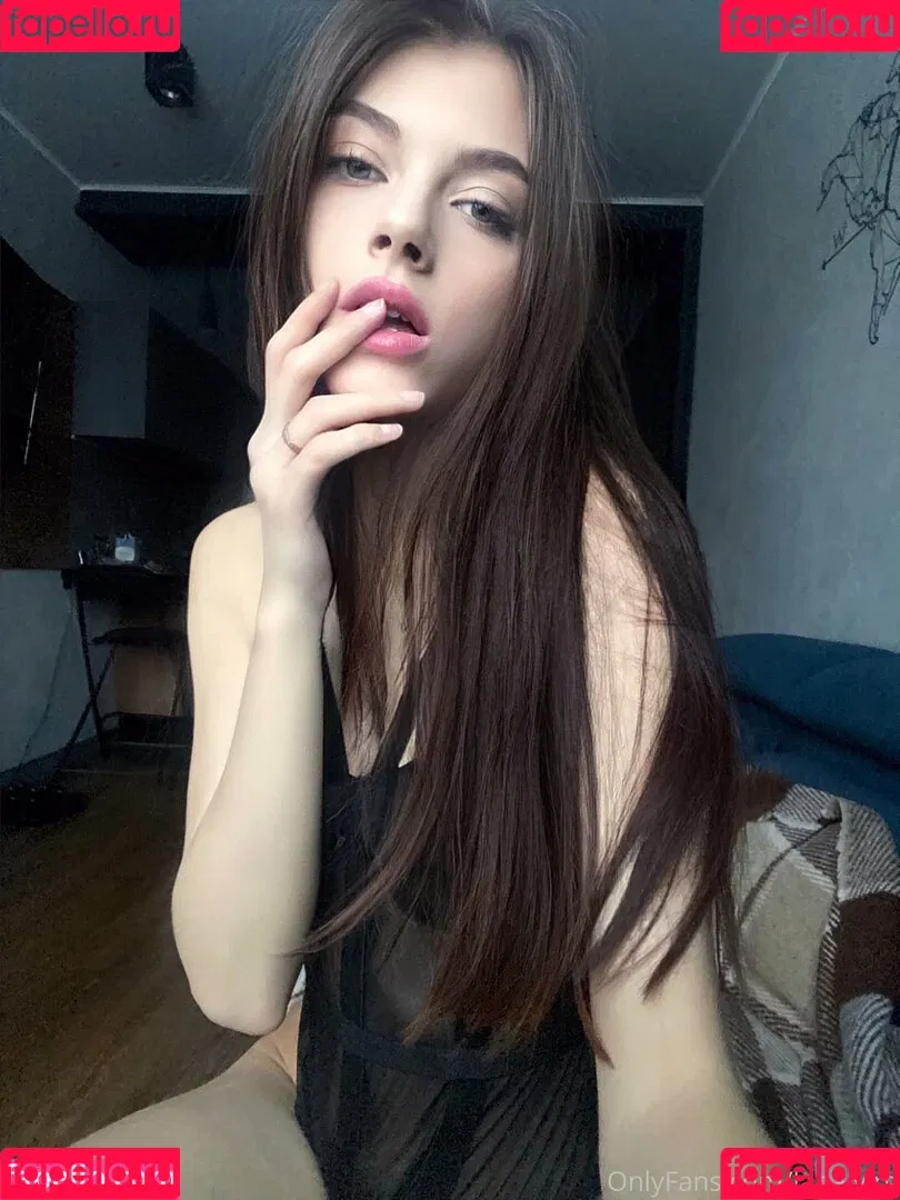 lana.virg / virginialana1 Onlyfans Photo Gallery 