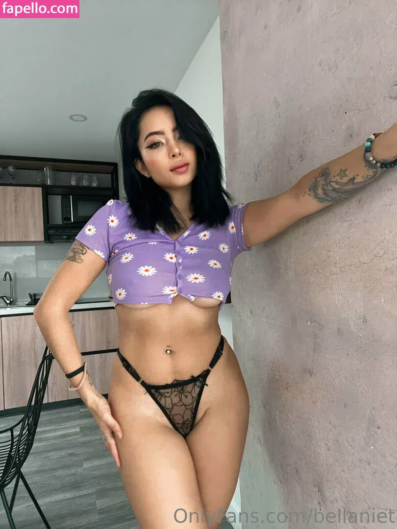 bellaniet / kellyschrover Onlyfans Photo Gallery 