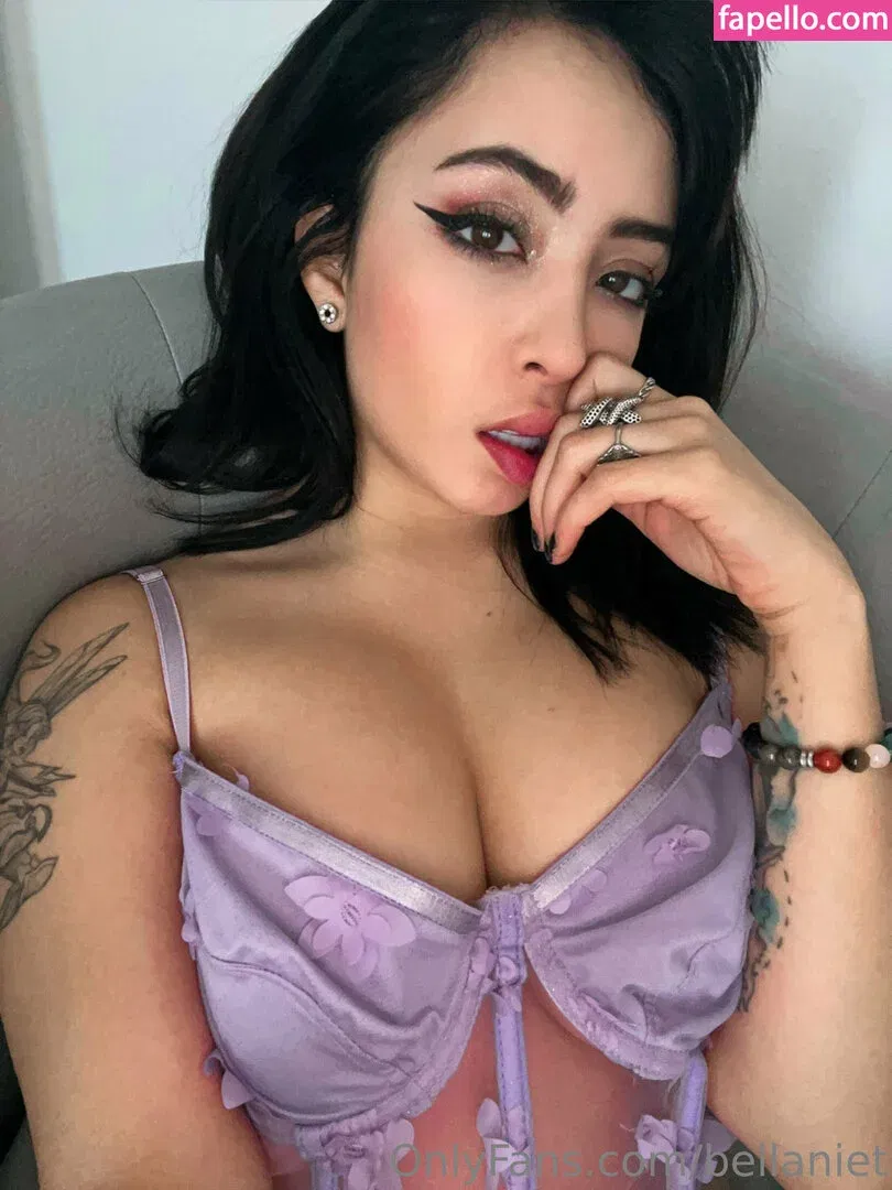 bellaniet / kellyschrover Onlyfans Photo Gallery 