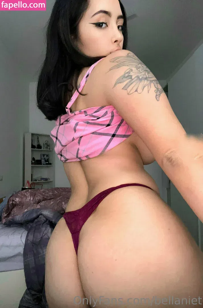 bellaniet / kellyschrover Onlyfans Photo Gallery 