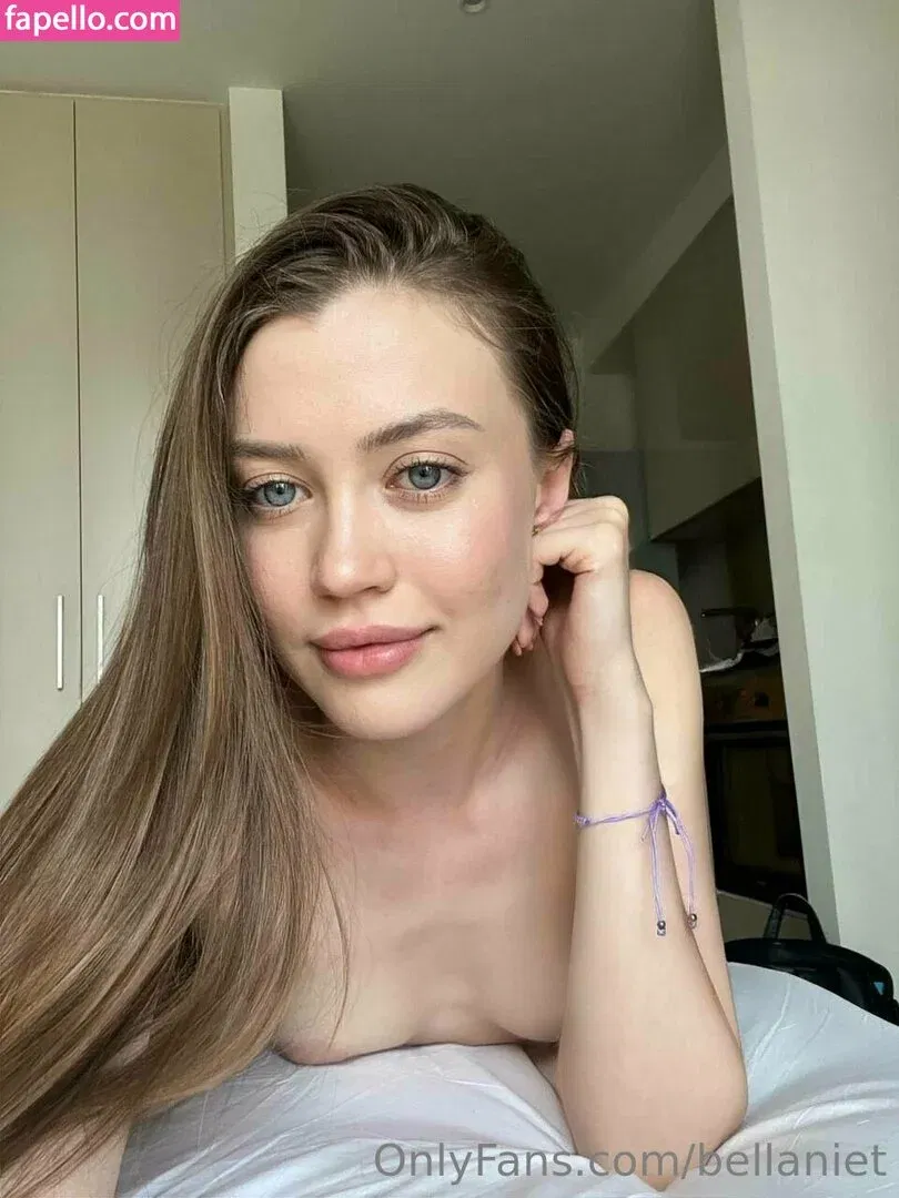 bellaniet / kellyschrover Onlyfans Photo Gallery 