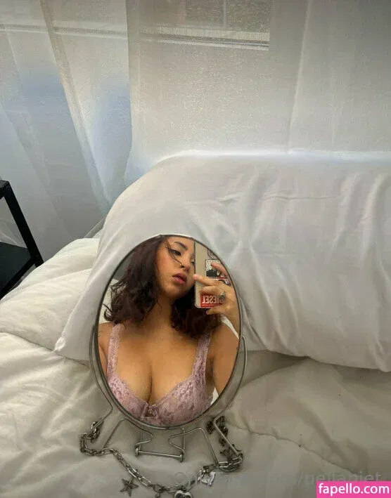 bellaniet / kellyschrover Onlyfans Photo Gallery 