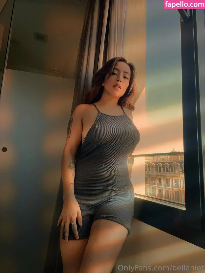 bellaniet / kellyschrover Onlyfans Photo Gallery 