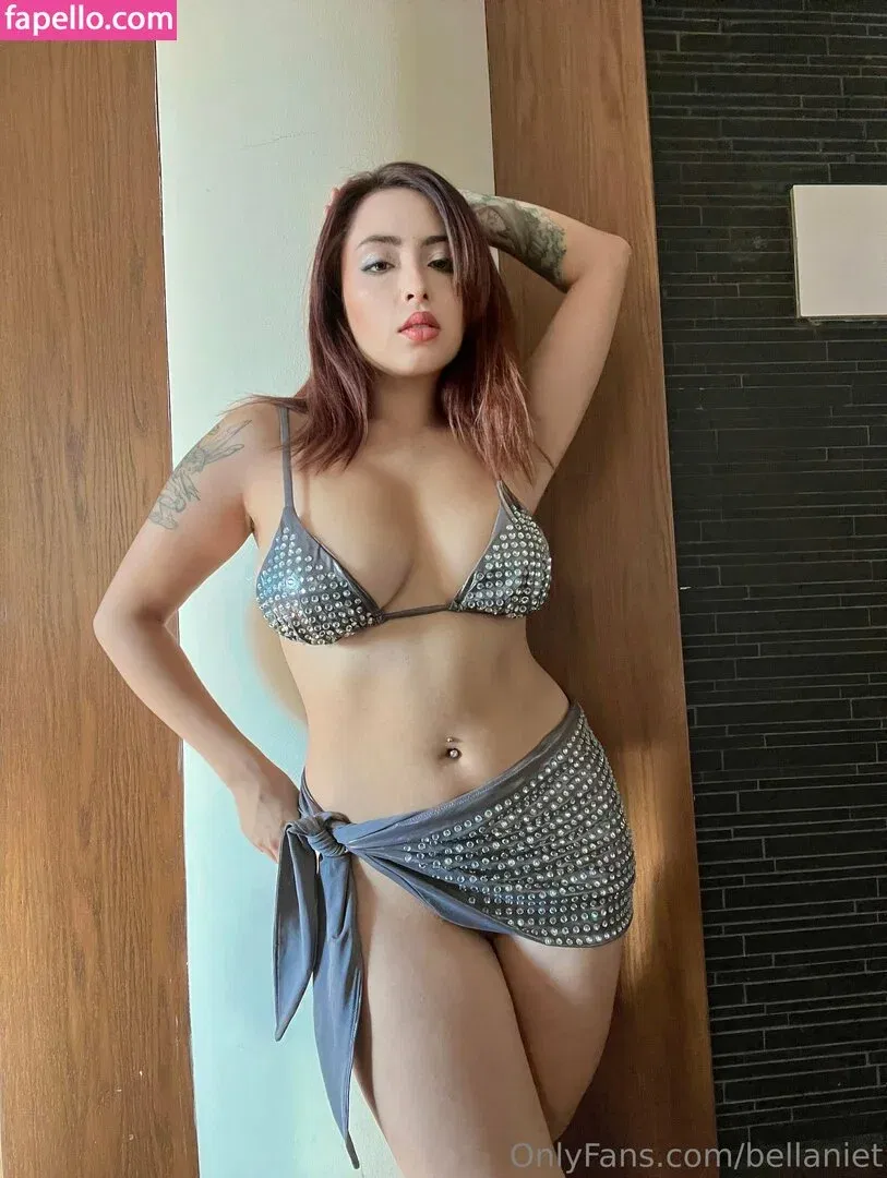 bellaniet / kellyschrover Onlyfans Photo Gallery 