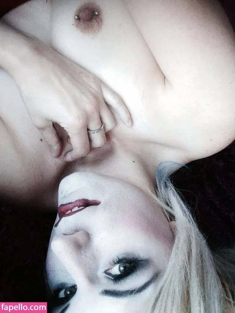 Tarina Duffield / hullharls / soursmash Onlyfans Photo Gallery 