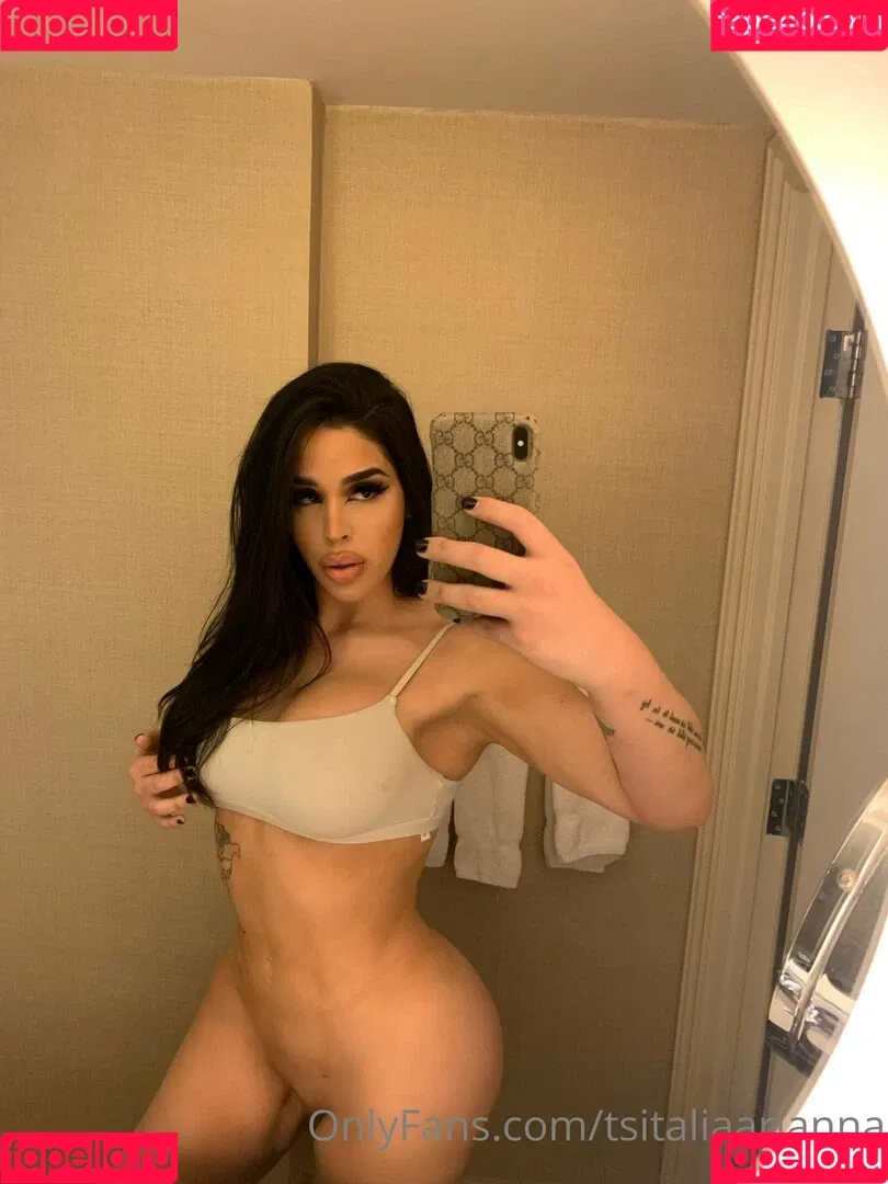Italia Arianna / italiaarianna__ / tsitaliaarianna Onlyfans Photo Gallery 