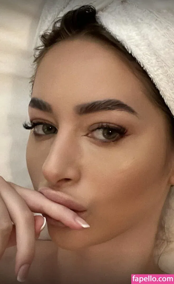 Gretathn / greta.vip Onlyfans Photo Gallery 