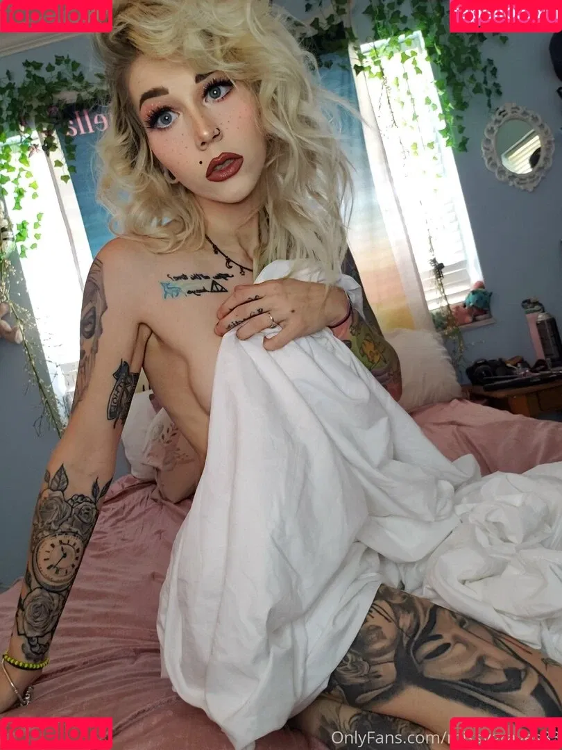 Missy Graves / missygraves83 Onlyfans Photo Gallery 