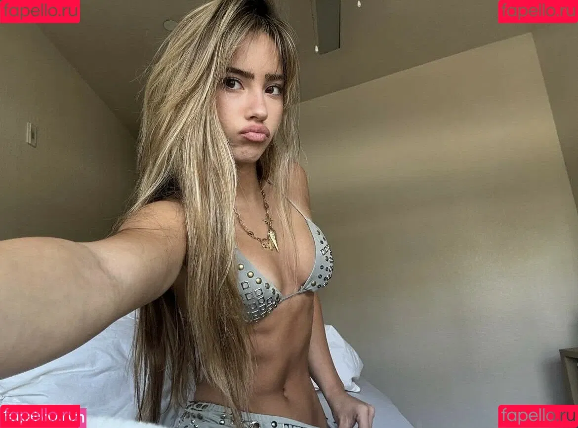 Julia Ernst / juliaernst Onlyfans Photo Gallery 