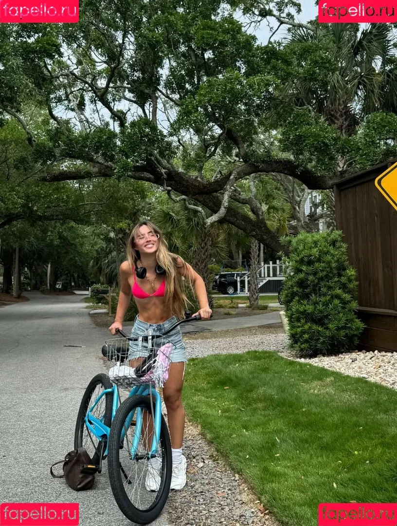 Julia Ernst / juliaernst Onlyfans Photo Gallery 