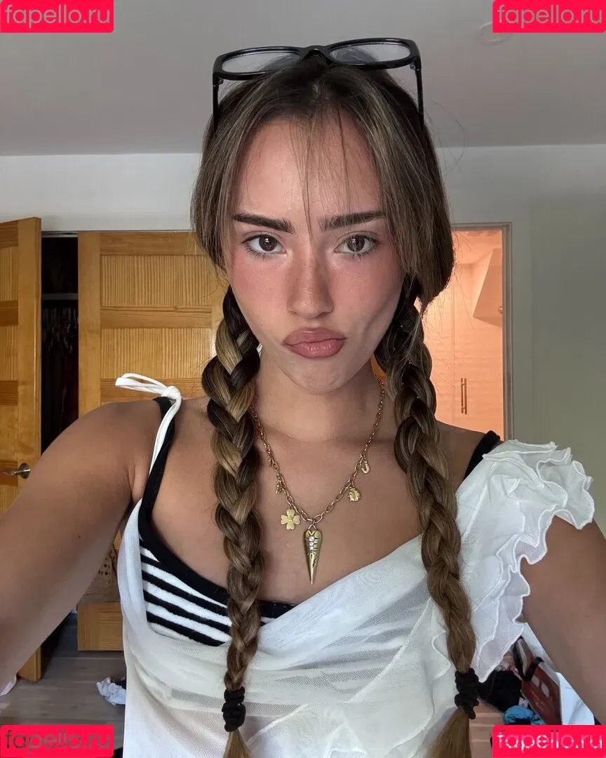 Julia Ernst / juliaernst Onlyfans Photo Gallery 