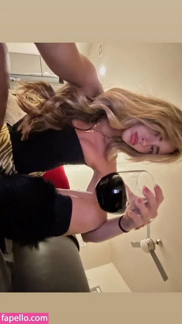 Julia Ernst / juliaernst Onlyfans Photo Gallery 