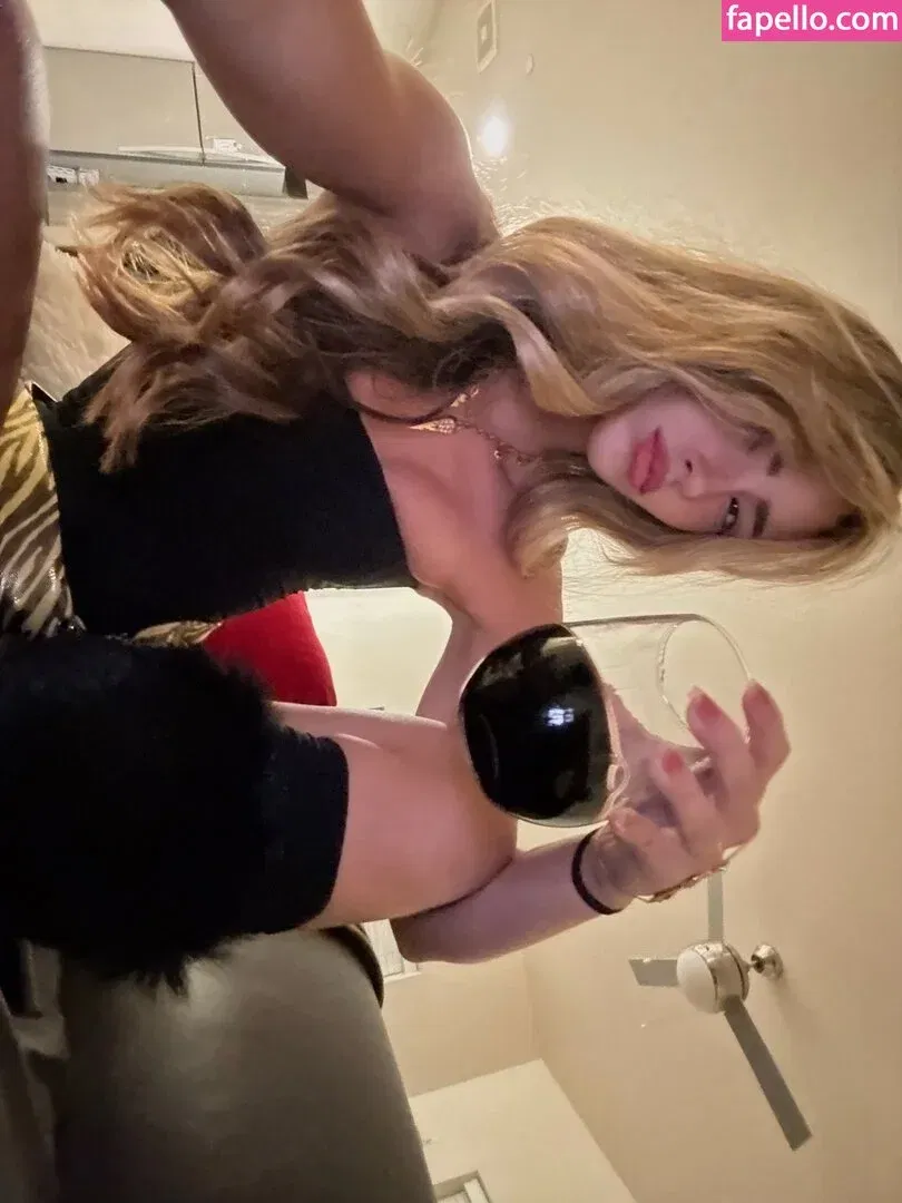 Julia Ernst / juliaernst Onlyfans Photo Gallery 