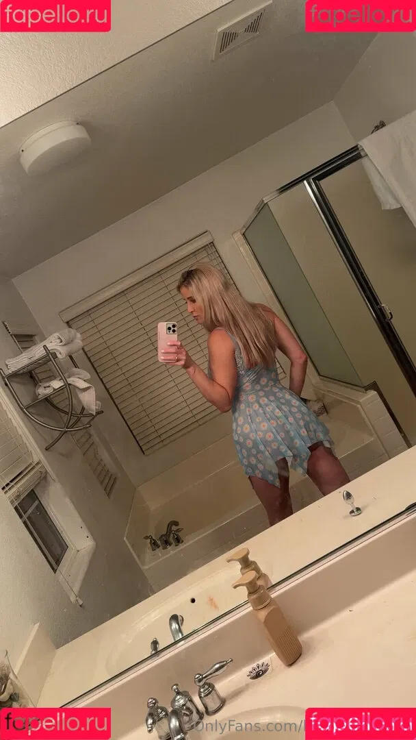 farrahcollinsxo / farrahcollinsxoxo Onlyfans Photo Gallery 