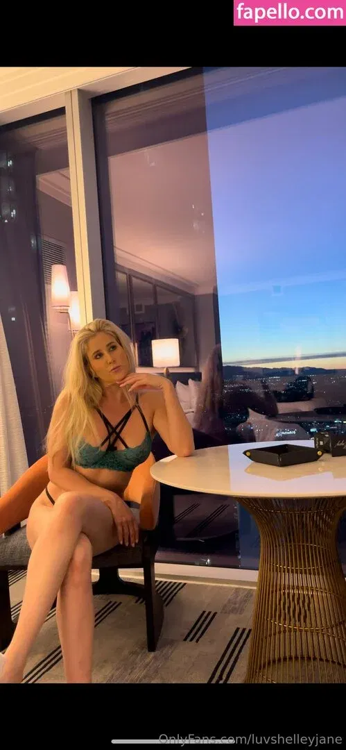 farrahcollinsxo / farrahcollinsxoxo Onlyfans Photo Gallery 