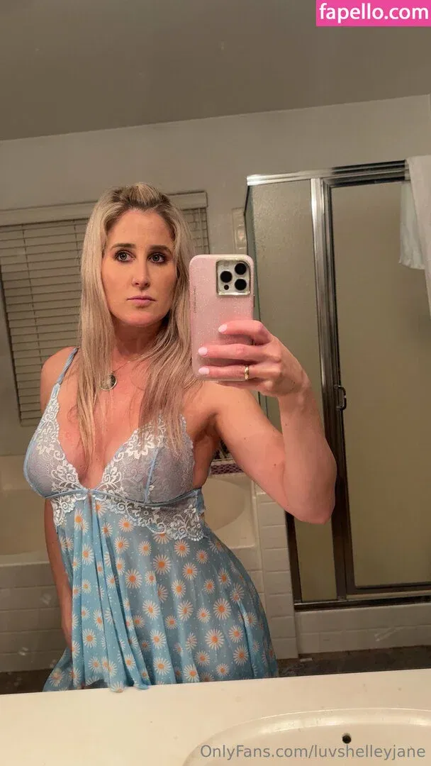 farrahcollinsxo / farrahcollinsxoxo Onlyfans Photo Gallery 