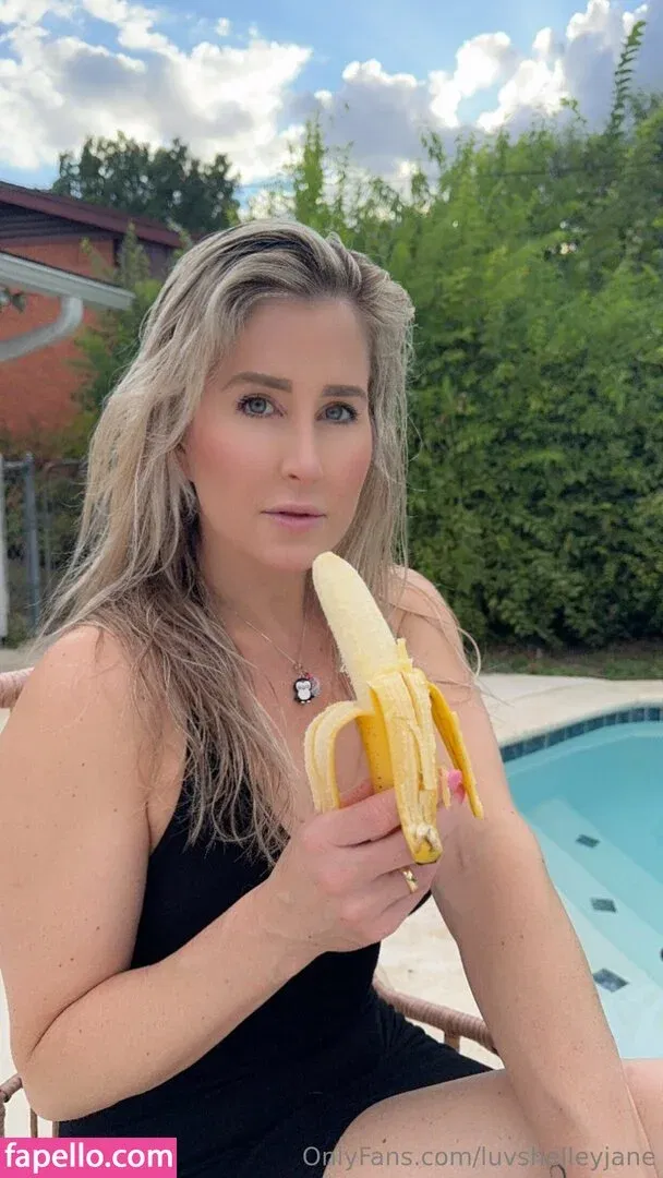 farrahcollinsxo / farrahcollinsxoxo Onlyfans Photo Gallery 