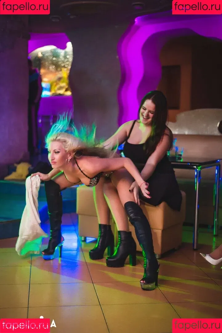 Gogo Stripper / gogo.striper / mogogogo / private show / show in club Onlyfans Photo Gallery 