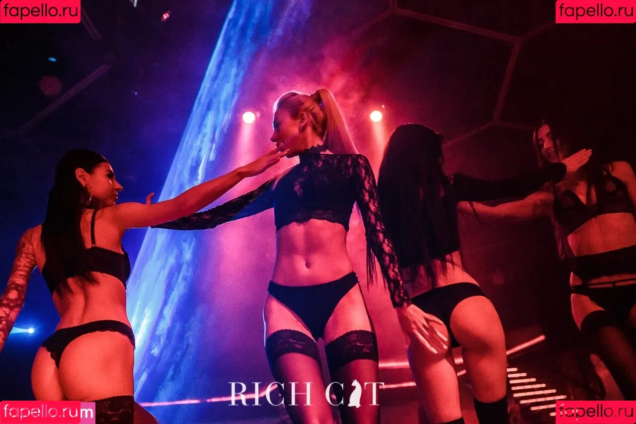 Gogo Stripper / gogo.striper / mogogogo / private show / show in club Onlyfans Photo Gallery 