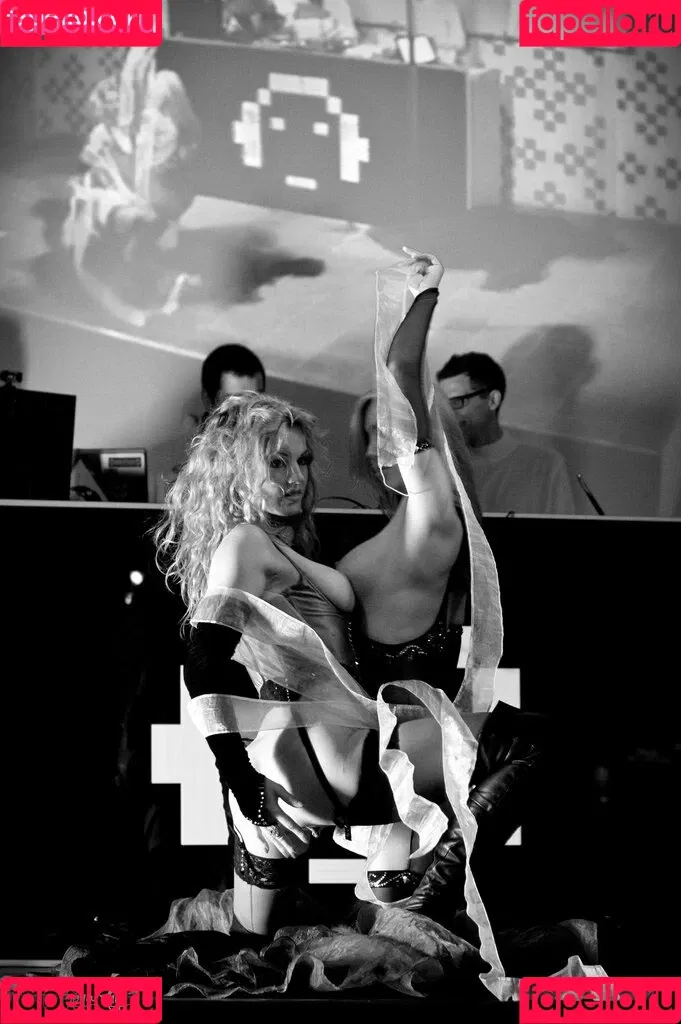 Gogo Stripper / gogo.striper / mogogogo / private show / show in club Onlyfans Photo Gallery 